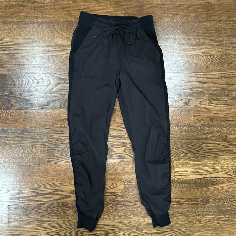 Lululemon Studio black Joggers size 6